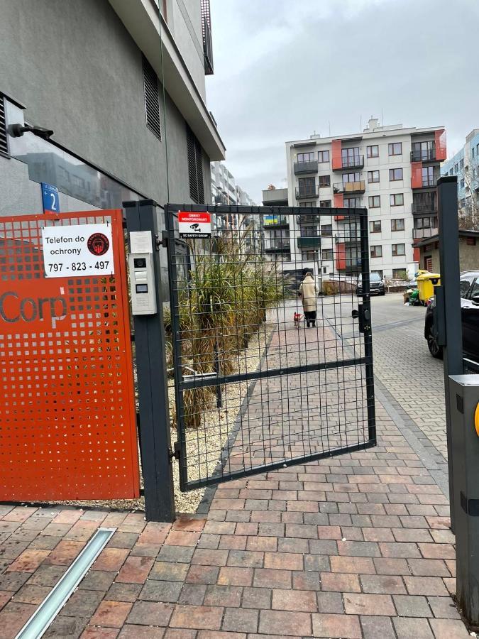 Cybernetyki2 Street Inn Near Airport Varsovia Exterior foto